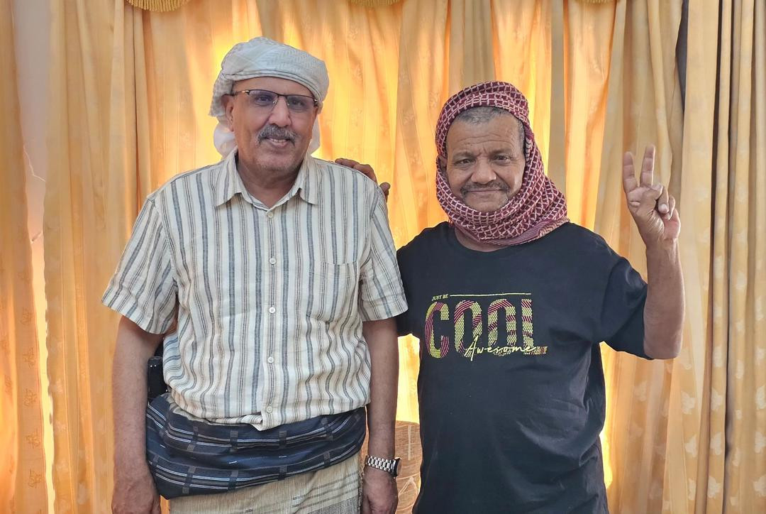 الكثيري يلتقي المناضل مرزوق طالب ويشيد بدوره النضالي الكثيري يلتقي المناضل مرزوق طالب ويشيد بدوره النضالي
