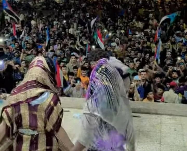 أمسية فنية وثقافية في ساحة الاعتصام المفتوح بالعاصمة عدن أمسية فنية وثقافية في ساحة الاعتصام المفتوح بالعاصمة عدن