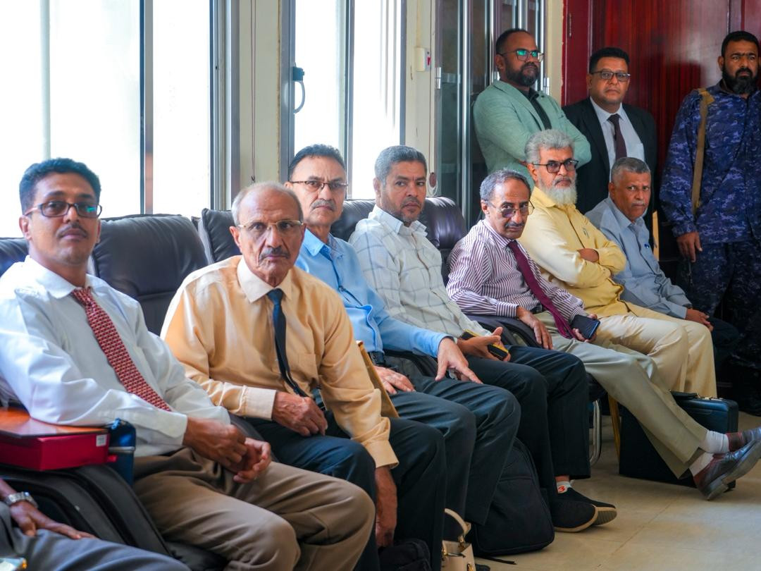 فريق التوجيه والرقابة الرئاسي يطلع على أوضاع جامعة عدن ويؤكد دعم المجلس الانتقالي للنهوض بالتعليم الجامعي فريق التوجيه والرقابة الرئاسي يطلع على أوضاع جامعة عدن ويؤكد دعم المجلس الانتقالي للنهوض بالتعليم الجامعي