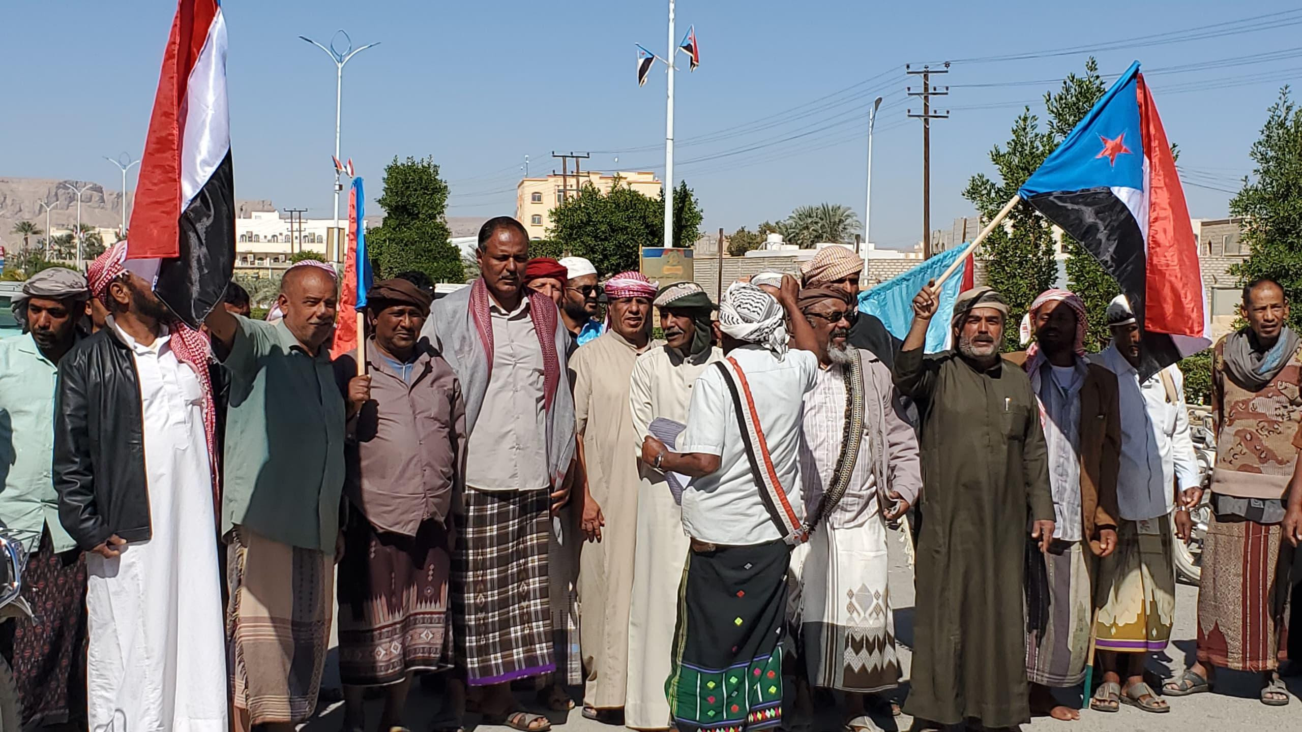 وفد من انتقالي حورة ووادي العين ينضم إلى مخيم الاعتصام الشعبي المفتوح بسيئون وفد من انتقالي حورة ووادي العين ينضم إلى مخيم الاعتصام الشعبي المفتوح بسيئون