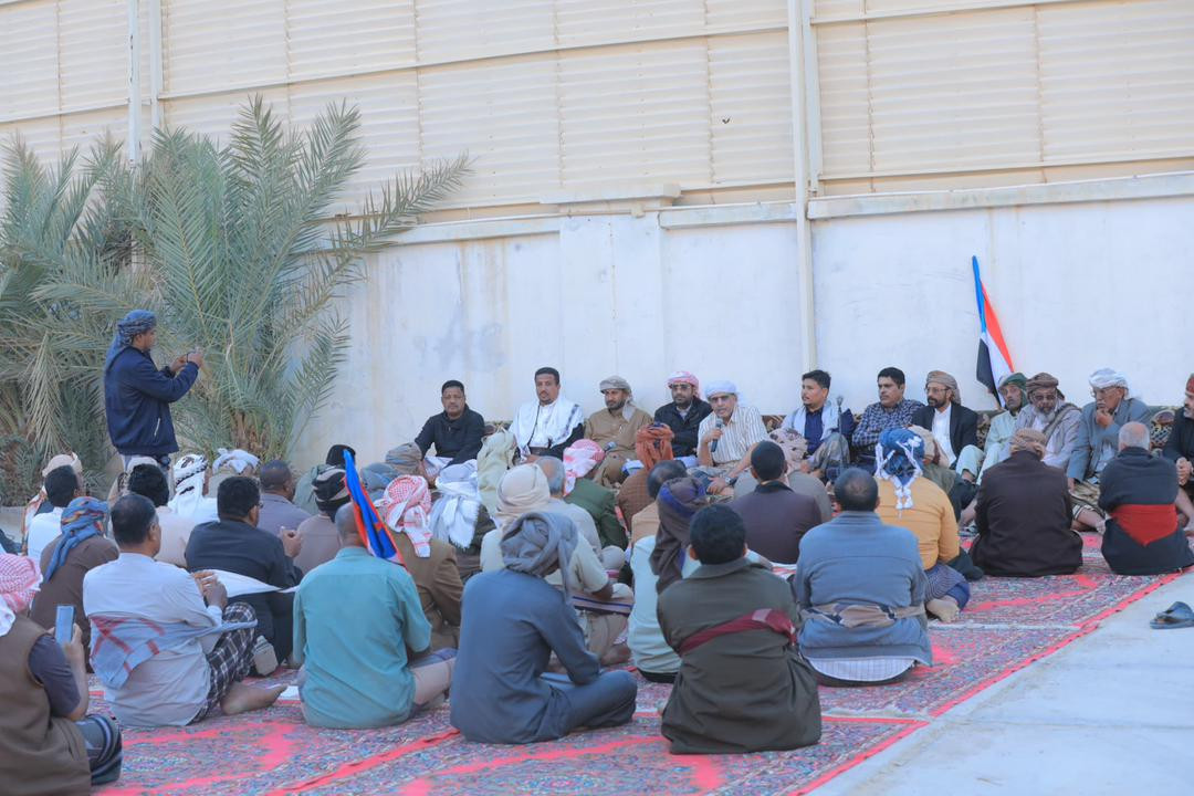 الكثيري يلتقي مشايخ ووجهاء مديرية حوره ووادي العين الكثيري يلتقي مشايخ ووجهاء مديرية حوره ووادي العين
