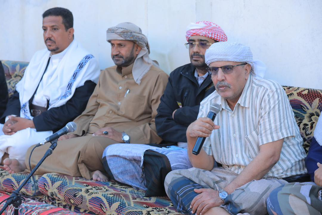 الكثيري يلتقي مشايخ ووجهاء مديرية حوره ووادي العين الكثيري يلتقي مشايخ ووجهاء مديرية حوره ووادي العين