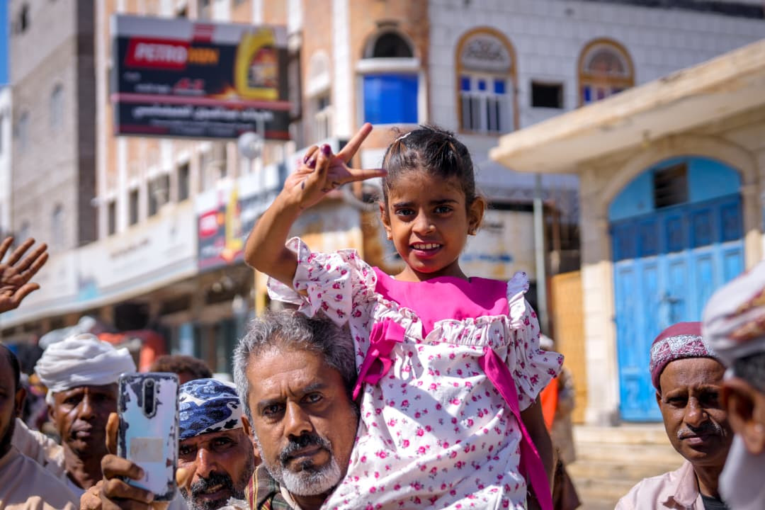 الرئيس الزُبيدي يزور محافظة أبين ويضع حجر الأساس لمشروع محطة الطاقة الشمسية بقدرة 30 ميجاوات الرئيس الزُبيدي يزور محافظة أبين ويضع حجر الأساس لمشروع محطة الطاقة الشمسية بقدرة 30 ميجاوات