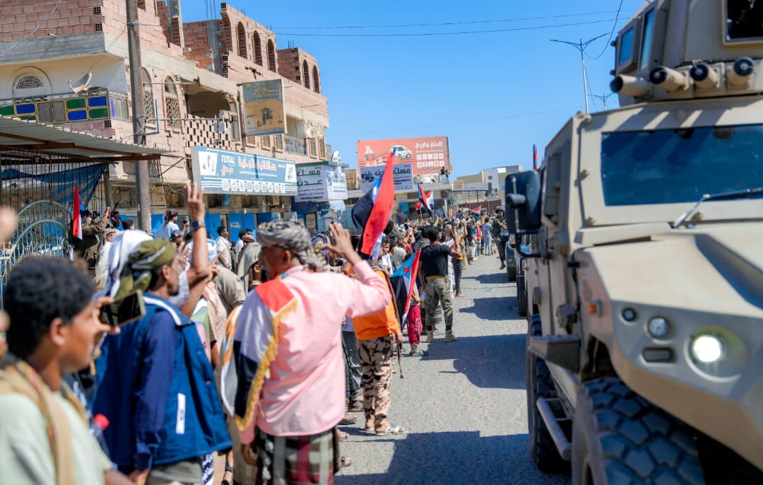 الرئيس الزُبيدي يزور محافظة أبين ويضع حجر الأساس لمشروع محطة الطاقة الشمسية بقدرة 30 ميجاوات الرئيس الزُبيدي يزور محافظة أبين ويضع حجر الأساس لمشروع محطة الطاقة الشمسية بقدرة 30 ميجاوات