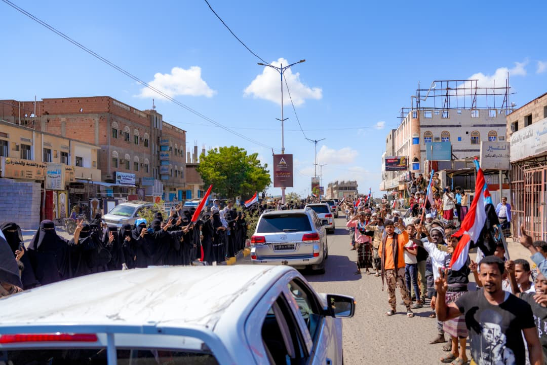 الرئيس الزُبيدي يزور محافظة أبين ويضع حجر الأساس لمشروع محطة الطاقة الشمسية بقدرة 30 ميجاوات الرئيس الزُبيدي يزور محافظة أبين ويضع حجر الأساس لمشروع محطة الطاقة الشمسية بقدرة 30 ميجاوات