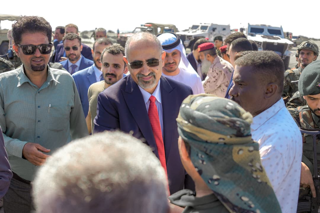 الرئيس الزُبيدي يزور محافظة أبين ويضع حجر الأساس لمشروع محطة الطاقة الشمسية بقدرة 30 ميجاوات الرئيس الزُبيدي يزور محافظة أبين ويضع حجر الأساس لمشروع محطة الطاقة الشمسية بقدرة 30 ميجاوات