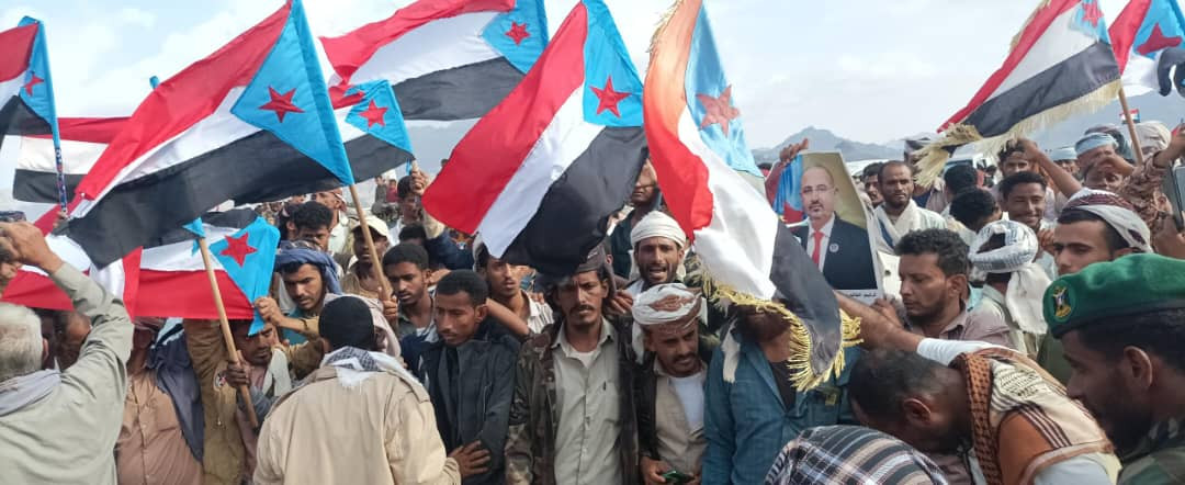 مسيرة شعبية في مديرية المضاربة ورأس العارة تطالب بإعلان دولة الجنوب العربي مسيرة شعبية في مديرية المضاربة ورأس العارة تطالب بإعلان دولة الجنوب العربي