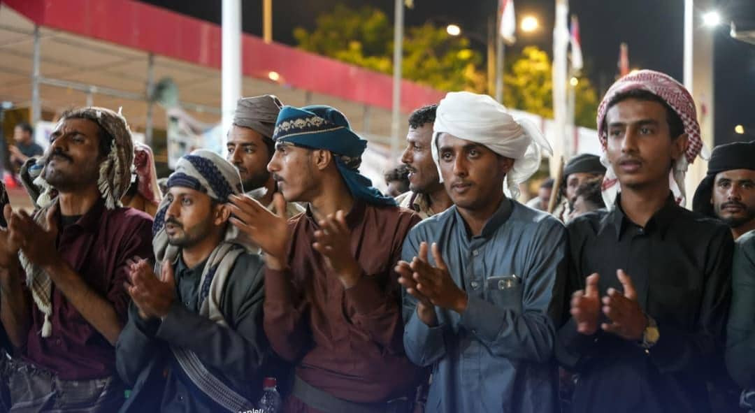 ساحة الاعتصام المفتوح بالعاصمة عدن تحيي أمسية ثقافية من التراث الشبواني ساحة الاعتصام المفتوح بالعاصمة عدن تحيي أمسية ثقافية من التراث الشبواني