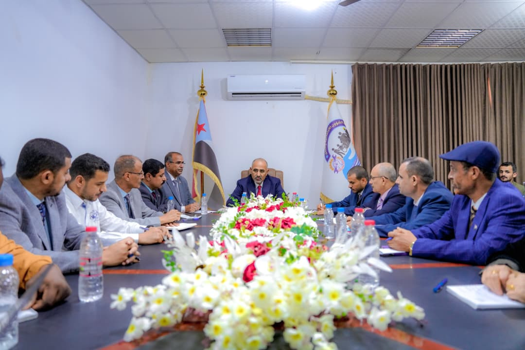 الرئيس الزُبيدي يطّلع على سير العمل في وزارتي الشؤون الاجتماعية والعمل والخدمة المدنية والتأمينات الرئيس الزُبيدي يطّلع على سير العمل في وزارتي الشؤون الاجتماعية والعمل والخدمة المدنية والتأمينات
