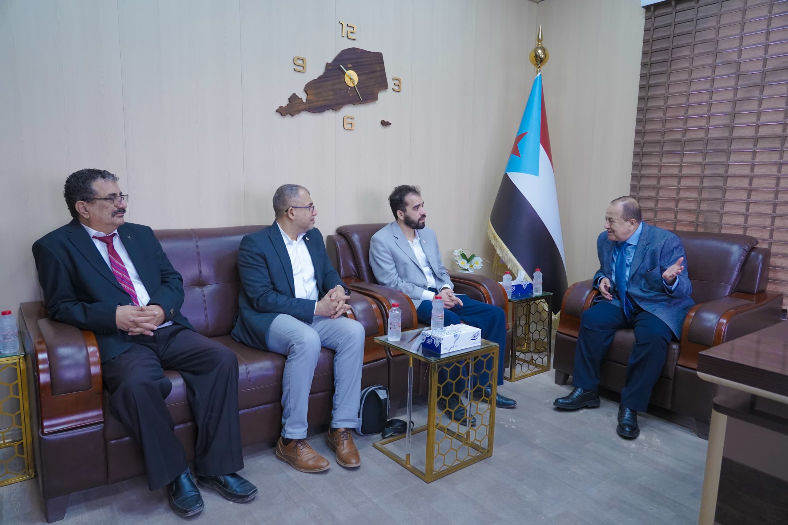 الشؤون الخارجية تبحث تعزيز التعاون مع اللجنة الدولية للصليب الأحمر الشؤون الخارجية تبحث تعزيز التعاون مع اللجنة الدولية للصليب الأحمر