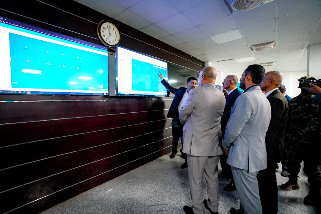 الرئيس الزُبيدي يتفقد جاهزية وزارة الاتصالات وتقنية المعلومات ويؤكد أهمية تطوير القطاع الرئيس الزُبيدي يتفقد جاهزية وزارة الاتصالات وتقنية المعلومات ويؤكد أهمية تطوير القطاع