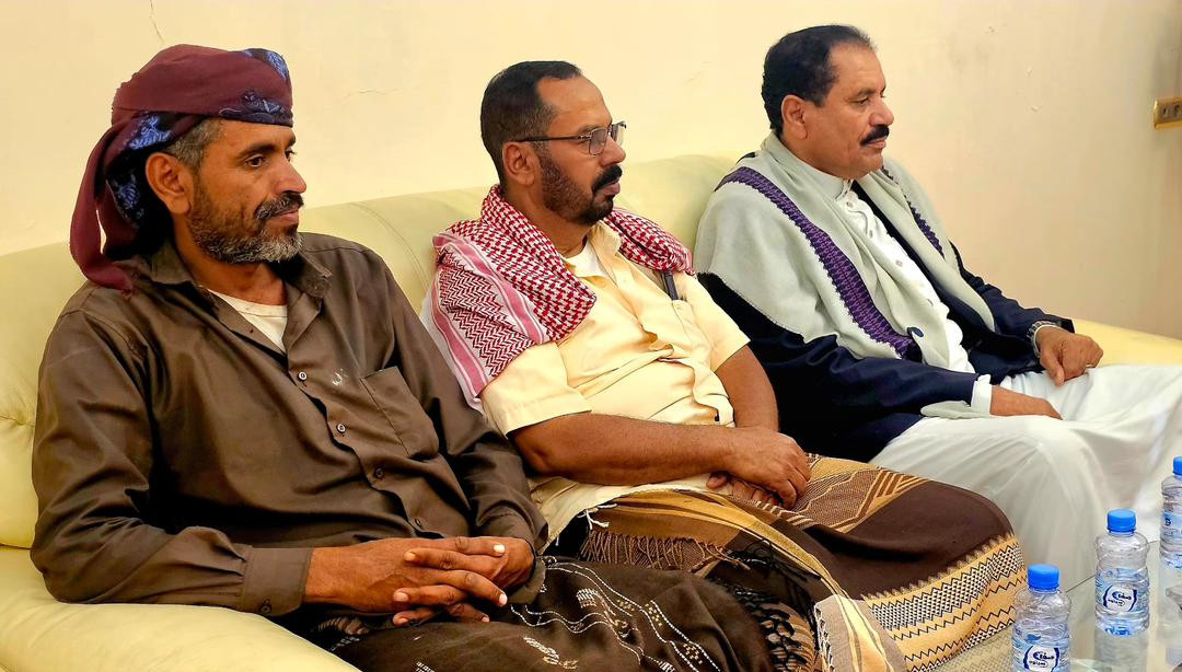 الكثيري يلتقي وفد قبيلة آل بعنس العوابثة بسيئون الكثيري يلتقي وفد قبيلة آل بعنس العوابثة بسيئون