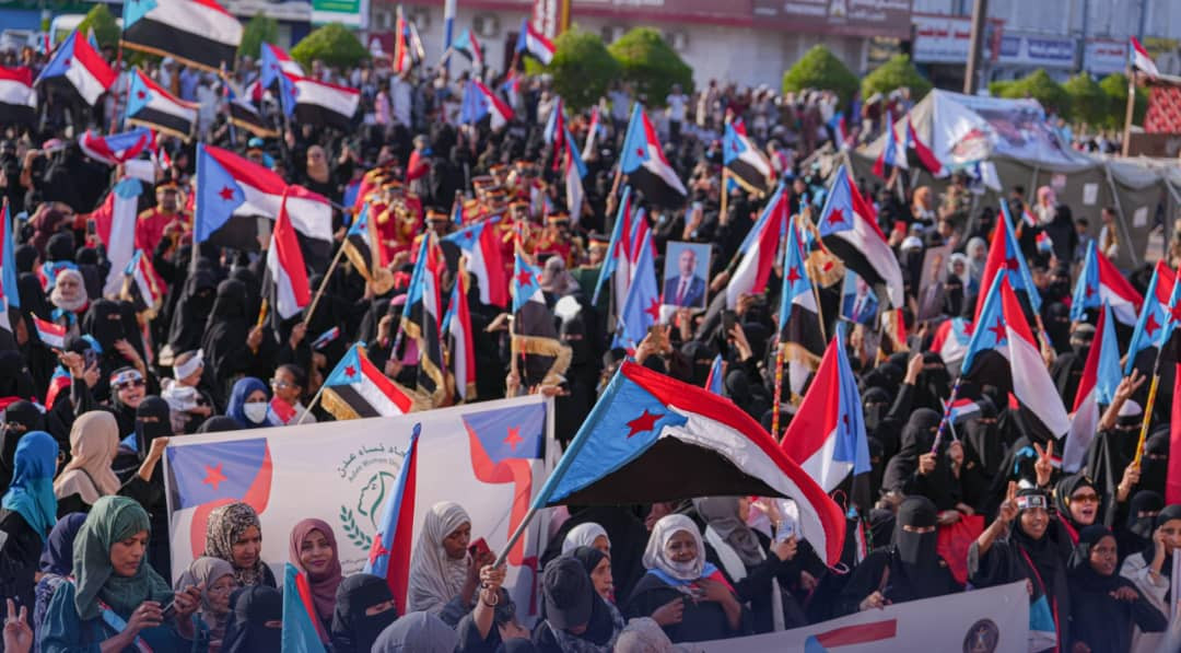 حرائر الجنوب يحتشدن في ساحة الاعتصام المفتوح بالعاصمة عدن للمطالبة باستعادة دولة الجنوب العربي حرائر الجنوب يحتشدن في ساحة الاعتصام المفتوح بالعاصمة عدن للمطالبة باستعادة دولة الجنوب العربي