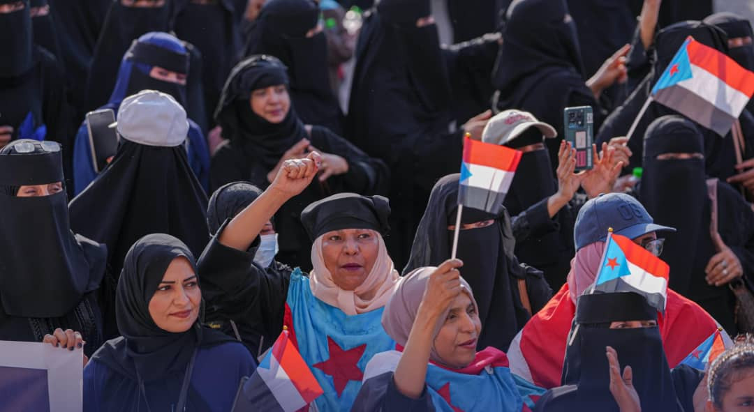 حرائر الجنوب يحتشدن في ساحة الاعتصام المفتوح بالعاصمة عدن للمطالبة باستعادة دولة الجنوب العربي حرائر الجنوب يحتشدن في ساحة الاعتصام المفتوح بالعاصمة عدن للمطالبة باستعادة دولة الجنوب العربي