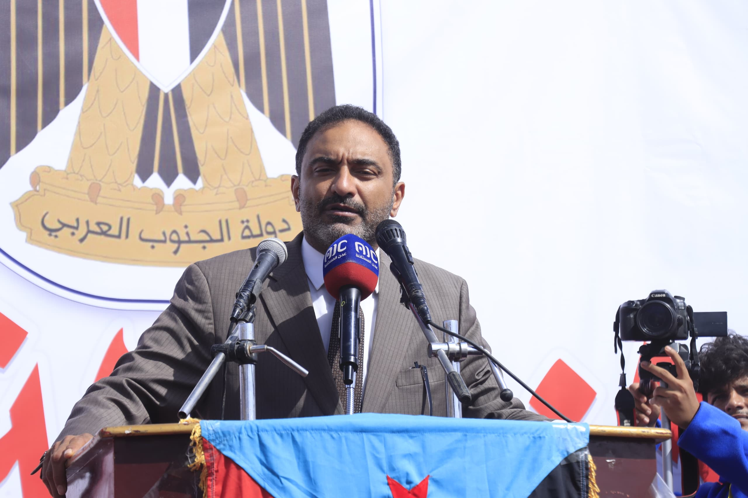 مليونية جماهيرية حاشدة في شبوة دعمًا للقوات المسلحة الجنوبية والمطالبة بإعلان دولة الجنوب العربي مليونية جماهيرية حاشدة في شبوة دعمًا للقوات المسلحة الجنوبية والمطالبة بإعلان دولة الجنوب العربي