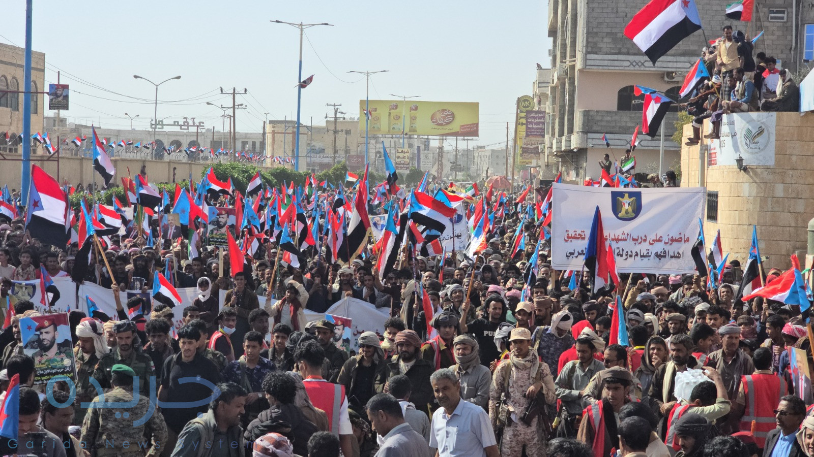 مليونية جماهيرية حاشدة في شبوة دعمًا للقوات المسلحة الجنوبية والمطالبة بإعلان دولة الجنوب العربي مليونية جماهيرية حاشدة في شبوة دعمًا للقوات المسلحة الجنوبية والمطالبة بإعلان دولة الجنوب العربي