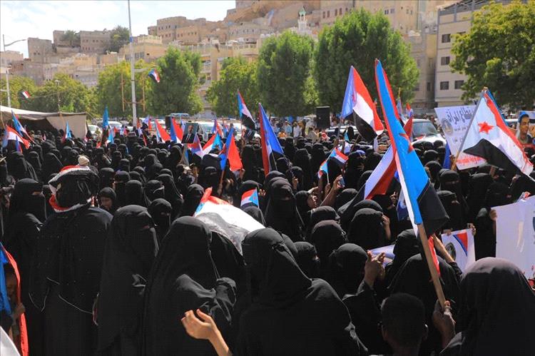 اخبار وتقارير - صور - حرائر حضرموت يتجمعن بالمكلا في حشد غفير دعماً لاستقلال دولة الجنوب اخبار وتقارير - صور - حرائر حضرموت يتجمعن بالمكلا في حشد غفير دعماً لاستقلال دولة الجنوب