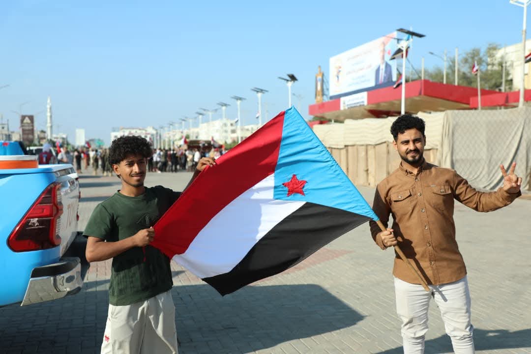 بدء اعتصام مفتوح في عدن للمطالبة بإعلان دولة الجنوب العربي - بدء اعتصام مفتوح في عدن للمطالبة بإعلان دولة الجنوب العربي -