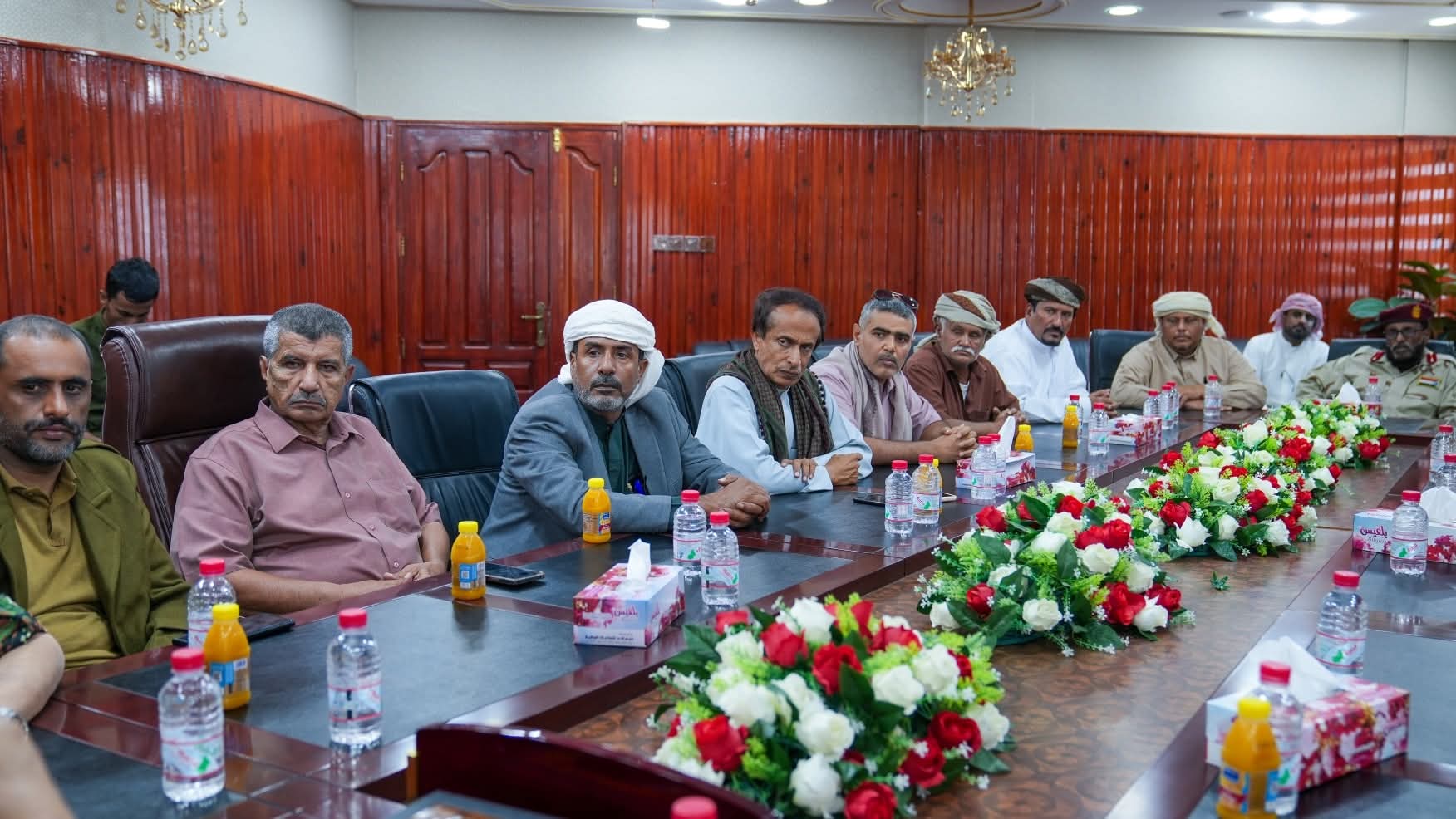 محافظ المهرة يلتقي اللواء باعش وقيادات المجلس الانتقالي ويؤكد أهمية توحيد الجهود للحفاظ على الأمن والاستقرار - محافظ المهرة يلتقي اللواء باعش وقيادات المجلس الانتقالي ويؤكد أهمية توحيد الجهود للحفاظ على الأمن والاستقرار -