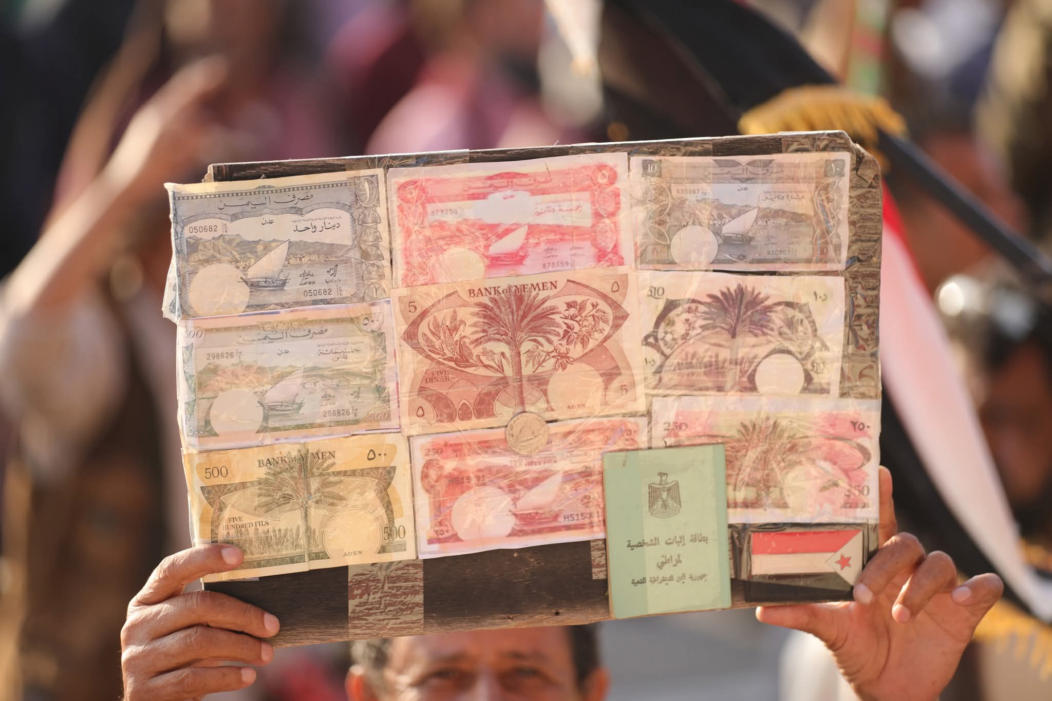 الجنوب ينتفض: مسيرات واعتصامات واسعة تطالب بإعلان دولة الجنوب العربي - الجنوب ينتفض: مسيرات واعتصامات واسعة تطالب بإعلان دولة الجنوب العربي -