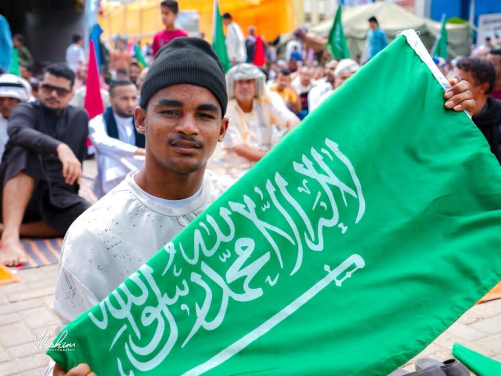 حضور جماهيري واسع لصلاة الجمعة في ساحة الاعتصام بالعاصمة عدن بمشاركة قيادات الانتقالي والسلطة المحلية حضور جماهيري واسع لصلاة الجمعة في ساحة الاعتصام بالعاصمة عدن بمشاركة قيادات الانتقالي والسلطة المحلية