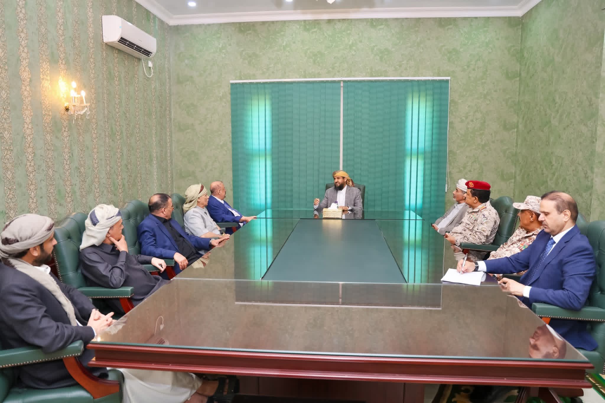 توحيد السلاح أولوية المرحلة.. المحرّمي يبحث مع البركاني سبل مواجهة الحوثيين والجماعات الإرهابية - توحيد السلاح أولوية المرحلة.. المحرّمي يبحث مع البركاني سبل مواجهة الحوثيين والجماعات الإرهابية -