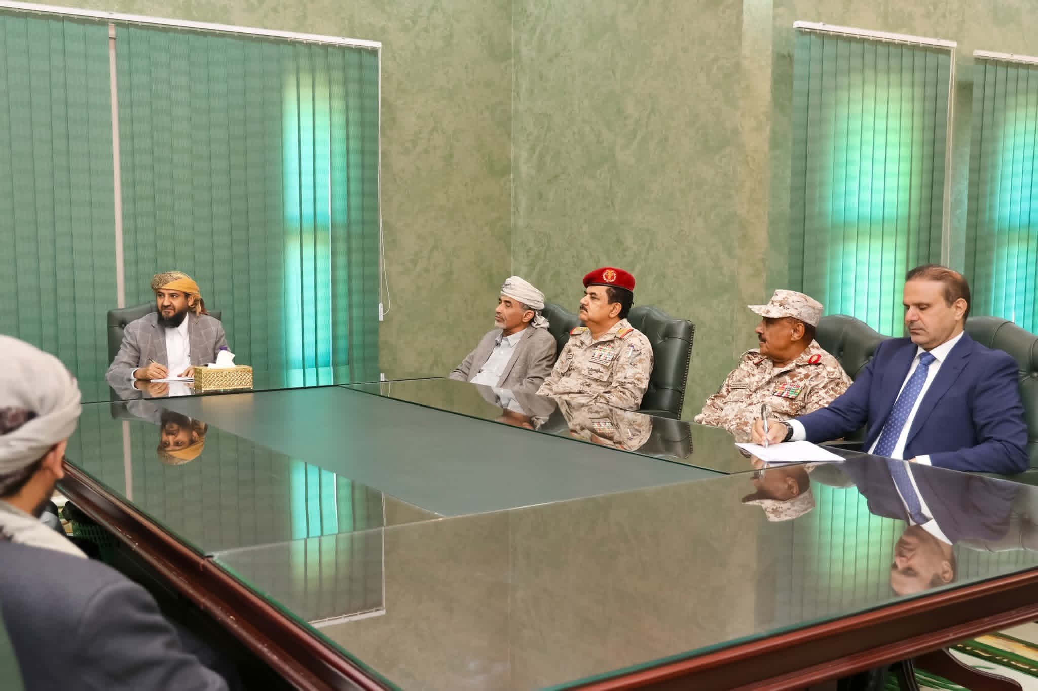 توحيد السلاح أولوية المرحلة.. المحرّمي يبحث مع البركاني سبل مواجهة الحوثيين والجماعات الإرهابية - توحيد السلاح أولوية المرحلة.. المحرّمي يبحث مع البركاني سبل مواجهة الحوثيين والجماعات الإرهابية -