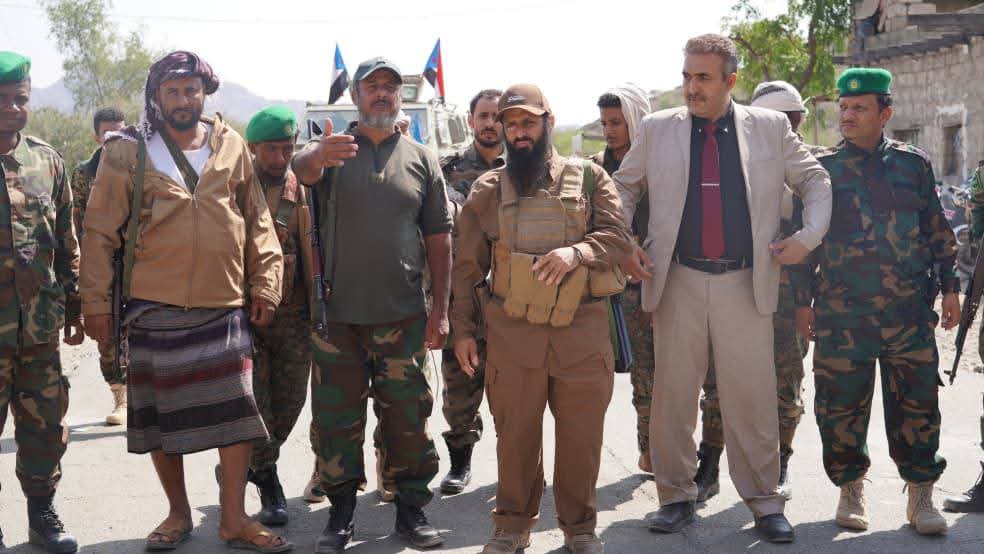 العميد الوالي يزور جبهة ثره بأبين ويطلع على جاهزية قواتنا المسلحة الجنوبية - العميد الوالي يزور جبهة ثره بأبين ويطلع على جاهزية قواتنا المسلحة الجنوبية -