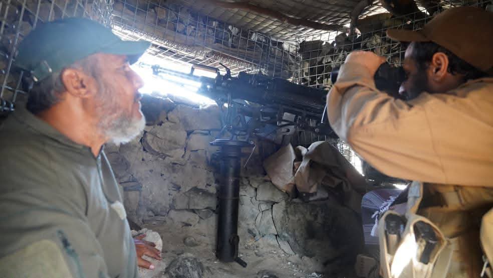 العميد الوالي يزور جبهة ثره بأبين ويطلع على جاهزية قواتنا المسلحة الجنوبية - العميد الوالي يزور جبهة ثره بأبين ويطلع على جاهزية قواتنا المسلحة الجنوبية -