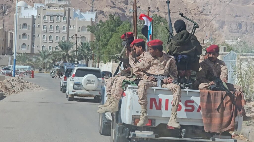 الزبيدي يزور الشيخ يحيى ابن علي الحجوري ويؤكد وحدة الصف في مواجهة الحوثي وترسيخ التعايش الزبيدي يزور الشيخ يحيى ابن علي الحجوري ويؤكد وحدة الصف في مواجهة الحوثي وترسيخ التعايش