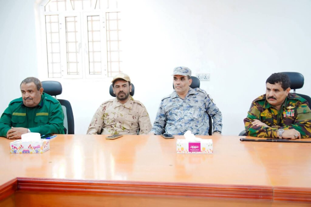 خلال اجتماع موسّع برئاسة المحافظ بن الوزير: السلطة المحلية بمحافظة شبوة تصدر بيانًا هامًا. خلال اجتماع موسّع برئاسة المحافظ بن الوزير: السلطة المحلية بمحافظة شبوة تصدر بيانًا هامًا.