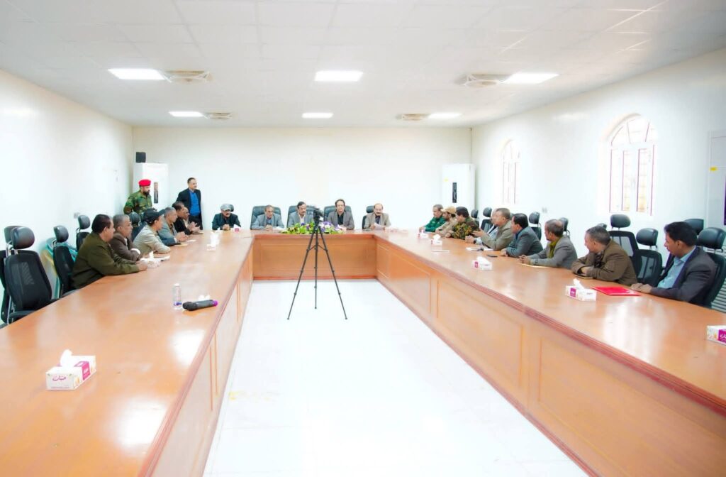 خلال اجتماع موسّع برئاسة المحافظ بن الوزير: السلطة المحلية بمحافظة شبوة تصدر بيانًا هامًا. خلال اجتماع موسّع برئاسة المحافظ بن الوزير: السلطة المحلية بمحافظة شبوة تصدر بيانًا هامًا.