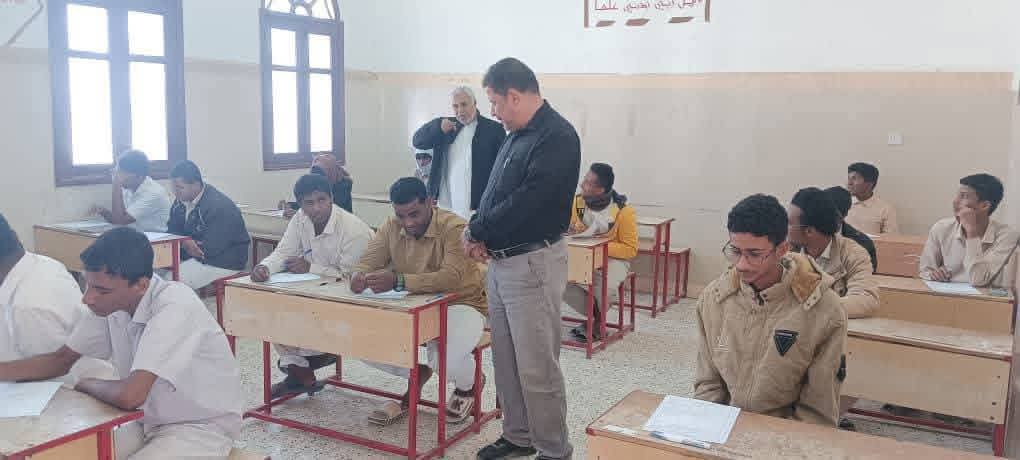 المدير العامري يطّلع على سير الامتحانات بثانويات ابن حم للبنين وتاربة للبنات والرواد الأهلية : المدير العامري يطّلع على سير الامتحانات بثانويات ابن حم للبنين وتاربة للبنات والرواد الأهلية :