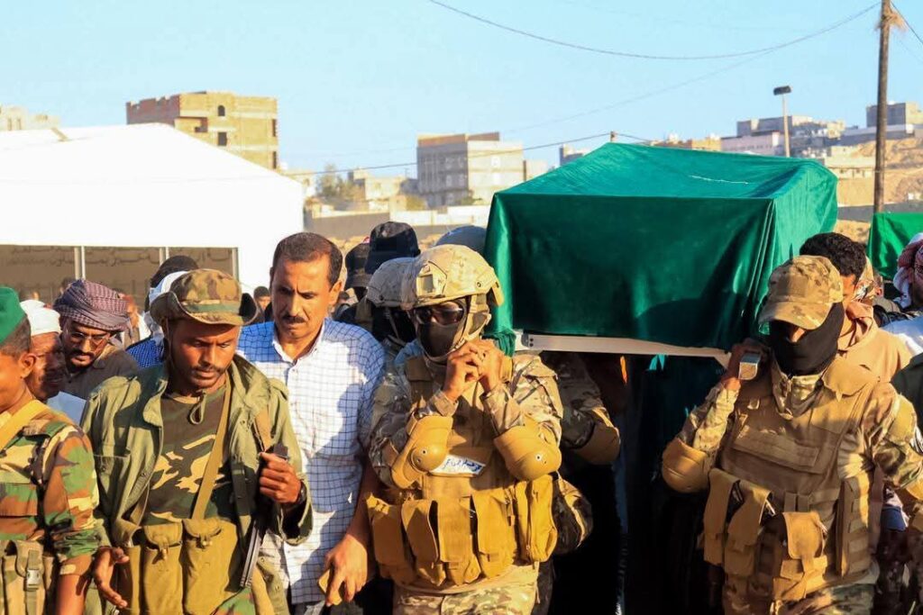 في موكب جنائزي مهيب.. باتيس يشارك في تشييع جثمان الشهيد البطل عمر العمودي بالمكلا في موكب جنائزي مهيب.. باتيس يشارك في تشييع جثمان الشهيد البطل عمر العمودي بالمكلا