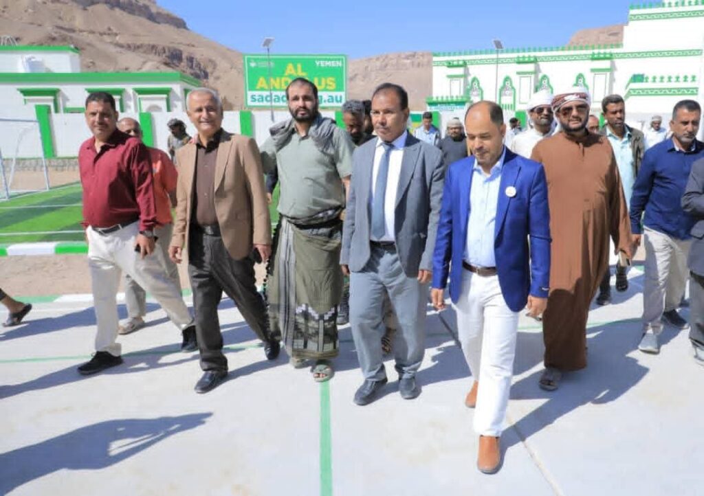 الوكيل العامري يفتتح مشروع مجمع الأندلس التنموي بمنطقة تاربة بمديرية سيئون الوكيل العامري يفتتح مشروع مجمع الأندلس التنموي بمنطقة تاربة بمديرية سيئون