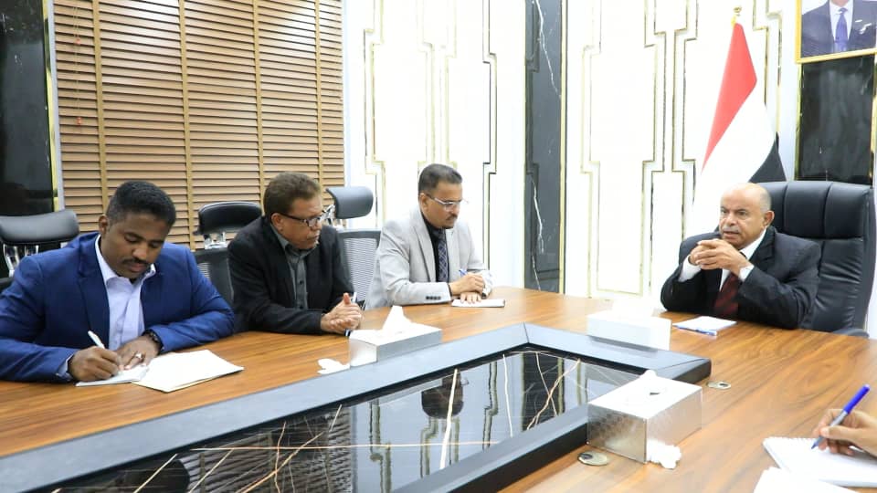 محافظ حضرموت يترأس اجتماعًا للسلطة التنفيذية ويؤكد أهمية الحفاظ على وحدة حضرموت وضمان توفير الخدمات الأساسية للمواطنين محافظ حضرموت يترأس اجتماعًا للسلطة التنفيذية ويؤكد أهمية الحفاظ على وحدة حضرموت وضمان توفير الخدمات الأساسية للمواطنين