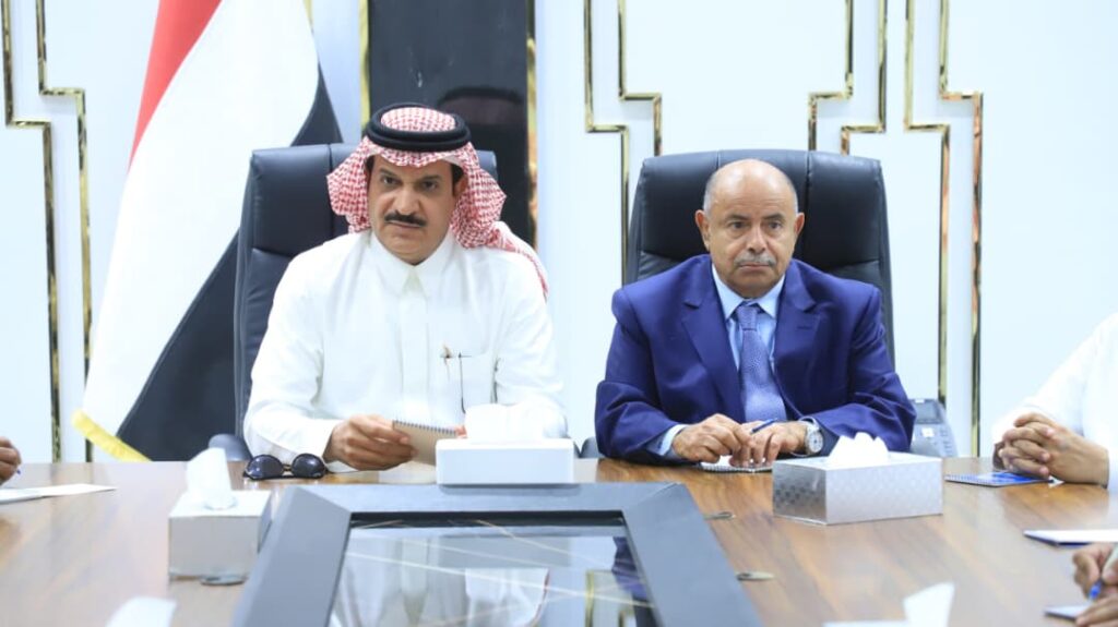 محافظ حضرموت يستقبل وفدًا أمنيًا وعسكريًا رفيع المستوى من المملكة العربية السعودية الشقيقة محافظ حضرموت يستقبل وفدًا أمنيًا وعسكريًا رفيع المستوى من المملكة العربية السعودية الشقيقة