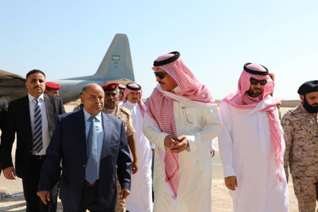 محافظ حضرموت يستقبل وفدًا أمنيًا وعسكريًا رفيع المستوى من المملكة العربية السعودية الشقيقة محافظ حضرموت يستقبل وفدًا أمنيًا وعسكريًا رفيع المستوى من المملكة العربية السعودية الشقيقة