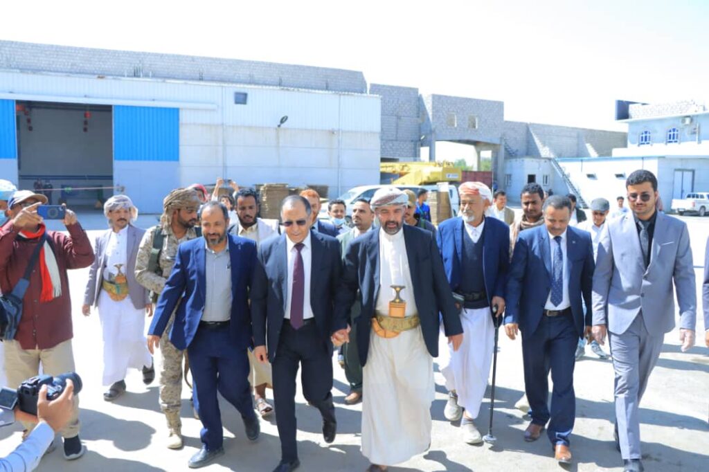 مأرب: وزير الصناعة يتراس اجتماع لجنة الاصلاحات السعرية ويزور عددا من المصانع مأرب: وزير الصناعة يتراس اجتماع لجنة الاصلاحات السعرية ويزور عددا من المصانع