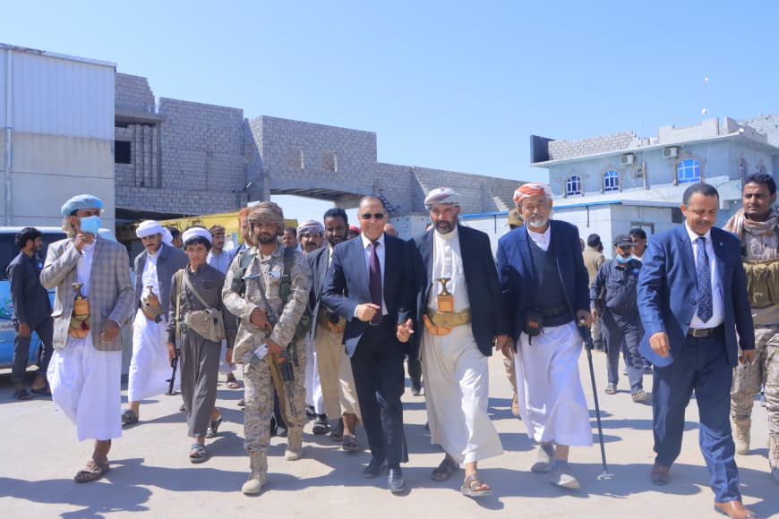 مأرب: وزير الصناعة يتراس اجتماع لجنة الاصلاحات السعرية ويزور عددا من المصانع مأرب: وزير الصناعة يتراس اجتماع لجنة الاصلاحات السعرية ويزور عددا من المصانع