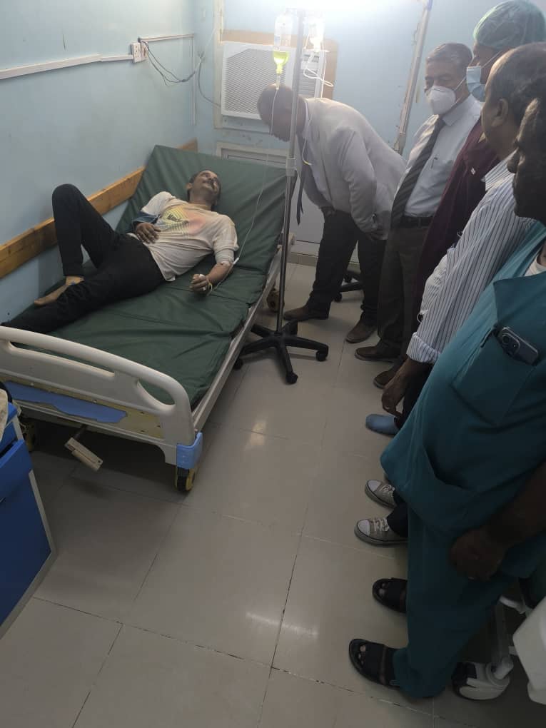 بتوجيهات من الاستاذ سالم الخنبشي محافظ محافظة حضرموت …الجمحي والحداد يقومون بزيارة تفقدية للإطلاع على أحوال المصابين بهيئة مستشفى ابن سينا العام بالمكلا بتوجيهات من الاستاذ سالم الخنبشي محافظ محافظة حضرموت …الجمحي والحداد يقومون بزيارة تفقدية للإطلاع على أحوال المصابين بهيئة مستشفى ابن سينا العام بالمكلا