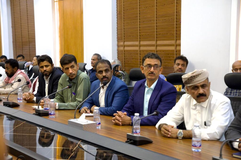 محافظ حضرموت يرأس اجتماعًا استثنائيًا للمكتب التنفيذي بالمحافظة محافظ حضرموت يرأس اجتماعًا استثنائيًا للمكتب التنفيذي بالمحافظة