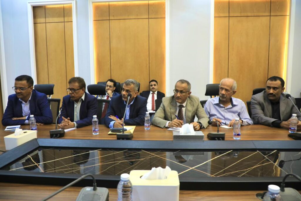 محافظ حضرموت يرأس اجتماعًا استثنائيًا للمكتب التنفيذي بالمحافظة محافظ حضرموت يرأس اجتماعًا استثنائيًا للمكتب التنفيذي بالمحافظة