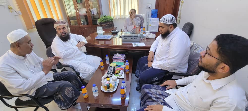 المدير التنفيذي لمؤسسة وادي حضرموت الخيرية يزور جمعية رعاية وتأهيل المكفوفين بوادي حضرموت المدير التنفيذي لمؤسسة وادي حضرموت الخيرية يزور جمعية رعاية وتأهيل المكفوفين بوادي حضرموت