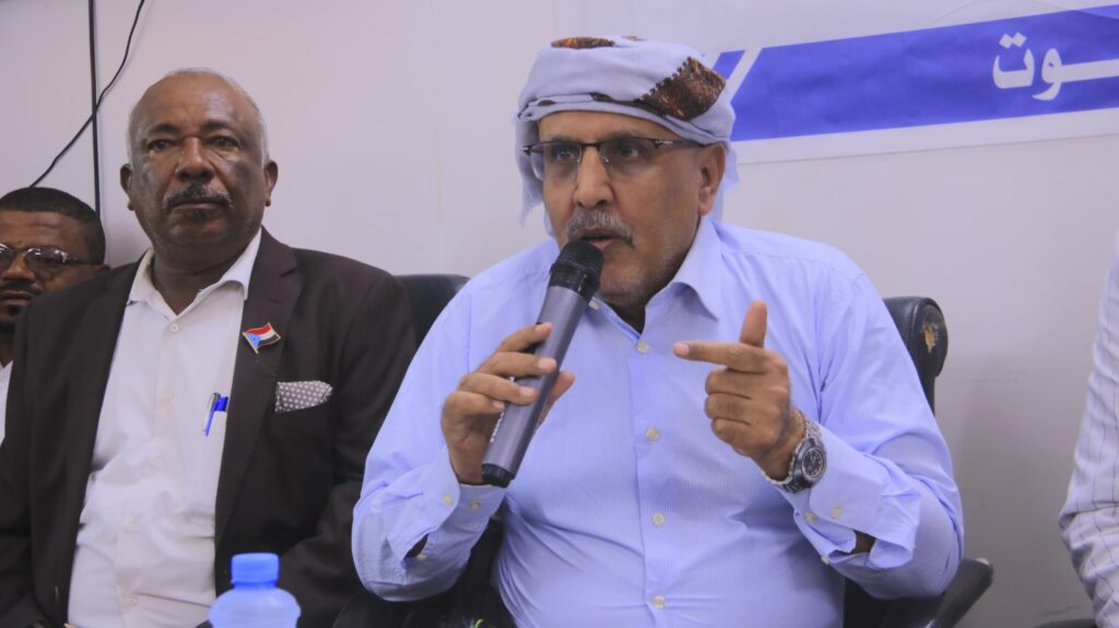 وسط زخم ثوري .. قيادة واعضاء تحالف "عماد" يلتقون الاسستاذ علي الكثيري وفادي باعوم في سيئون وسط زخم ثوري .. قيادة واعضاء تحالف "عماد" يلتقون الاسستاذ علي الكثيري وفادي باعوم في سيئون