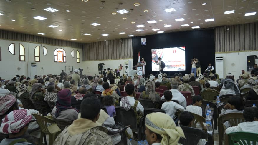 مأرب….رئيس هيئة أركان الجيش اليمني يشيد ببطولات وتضحيات قبيلة أرحب. مأرب….رئيس هيئة أركان الجيش اليمني يشيد ببطولات وتضحيات قبيلة أرحب.