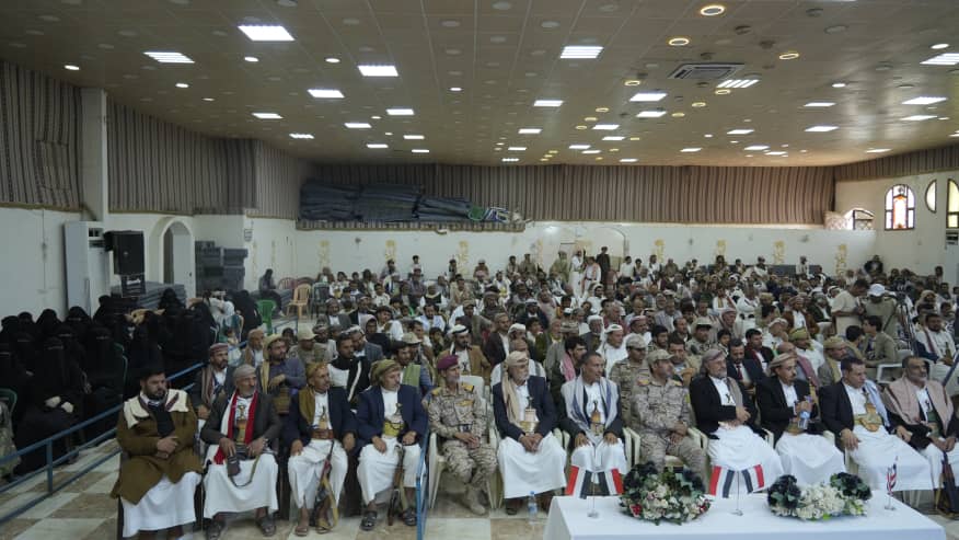 مأرب….رئيس هيئة أركان الجيش اليمني يشيد ببطولات وتضحيات قبيلة أرحب. مأرب….رئيس هيئة أركان الجيش اليمني يشيد ببطولات وتضحيات قبيلة أرحب.