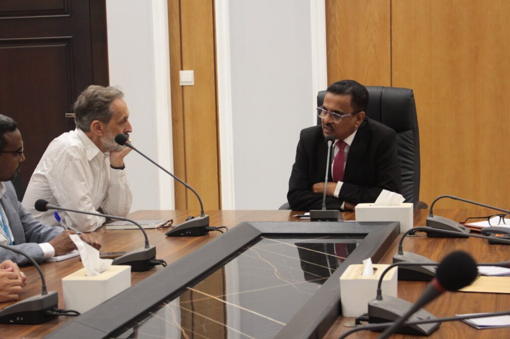 أمين عام محلي حضرموت يشيد بتدخلات الأمم المتحدة في الجوانب الإنسانية بالمحافظة أمين عام محلي حضرموت يشيد بتدخلات الأمم المتحدة في الجوانب الإنسانية بالمحافظة