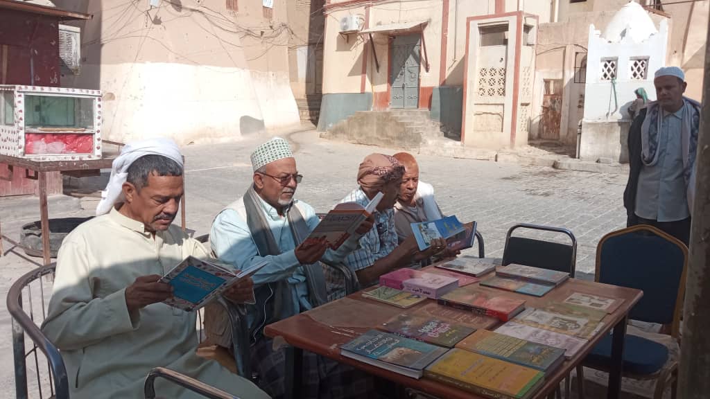 بمناسبة اليوم العالمي للغة العربية .. مدرسة عبدالله بن سميط بمدينة شبام تنظم معرض الكتب المتنوعة بمناسبة اليوم العالمي للغة العربية .. مدرسة عبدالله بن سميط بمدينة شبام تنظم معرض الكتب المتنوعة