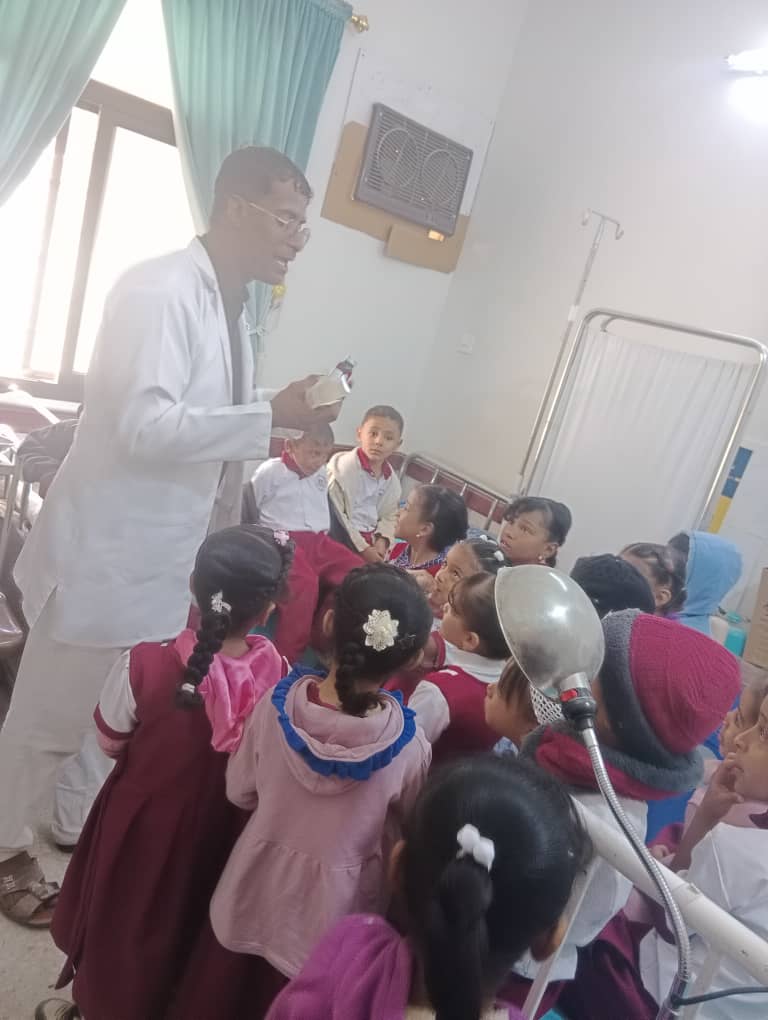 أطفال روضة البسمة بتاربة في زيارة توعوية للمركز الصحي بالبلاد أطفال روضة البسمة بتاربة في زيارة توعوية للمركز الصحي بالبلاد